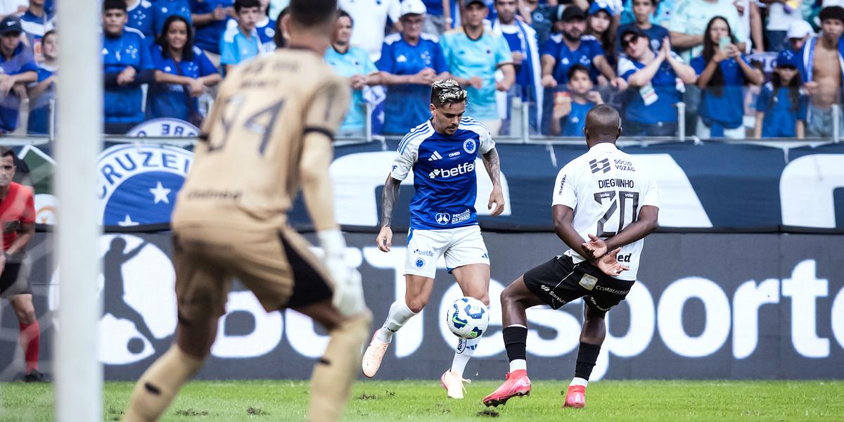 Fagner voltou a ser relacionado após 4 meses fora (Foto: Gustavo Aleixo/Cruzeiro)