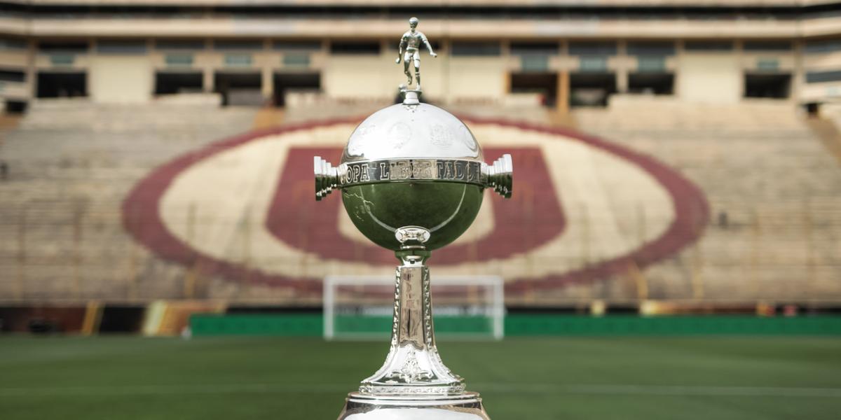 Qual time brasileiro vai levantar a taça pela quarta vez? (X da Copa Libertadores)