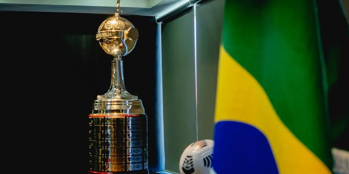 Brasileiros igualam argentinos como maiores vencedores da taça (Conmebol/Divulgação)