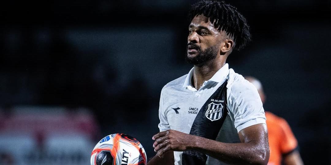 Artur deixou a Ponte Preta para acertar com o América com os títulos da Série C e do Paulistão A2 (Reprodução / Instagram Artur)