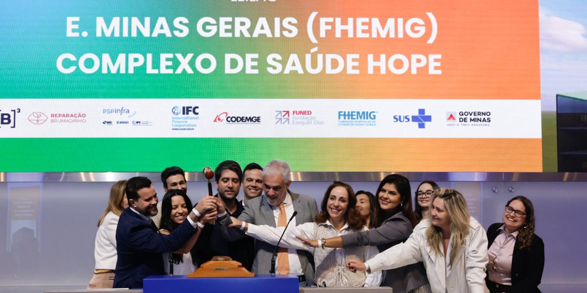 Representantes da Secretaria de Estado de Saúde (SES-MG) durante leilão do Complexo Hospitalar Padre Eustáquio (HoPE) (Cristiano Machado/ Imprensa MG)