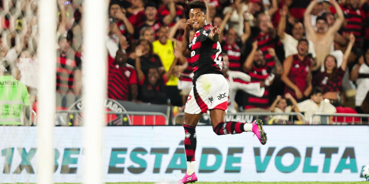 Bruno Henrique deve ter Plata como parceiro de ataque no jogo que vale o título do Brasileirão (Gilvan de Souza/Flamengo)