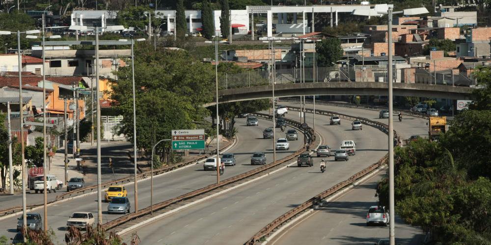 Via Expressa receberá reforço na sinalização, com 20 novas placas (Carlos Roberto / arquivo Hoje em Dia)