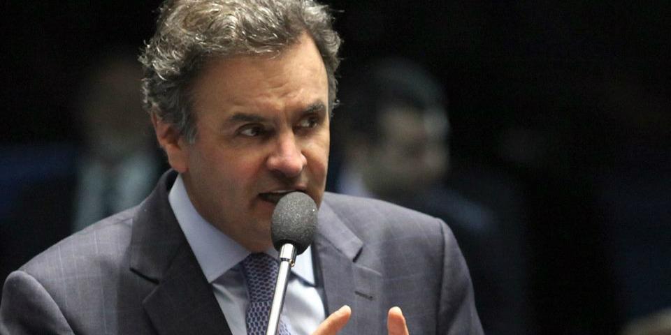 (Aécio Neves)
