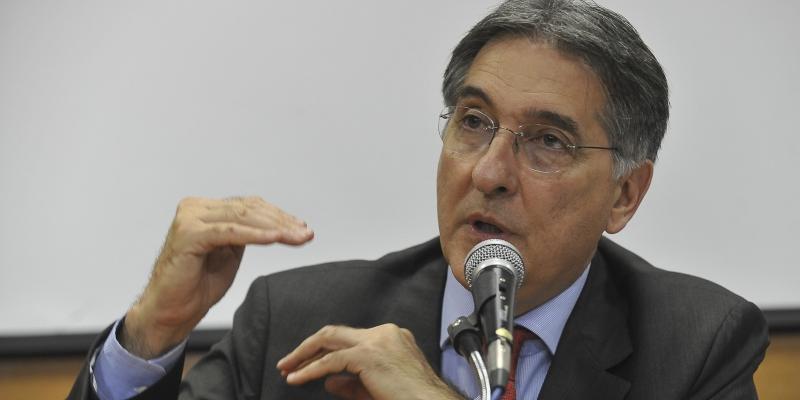 (Fabio Rodrigues Pozzebom)