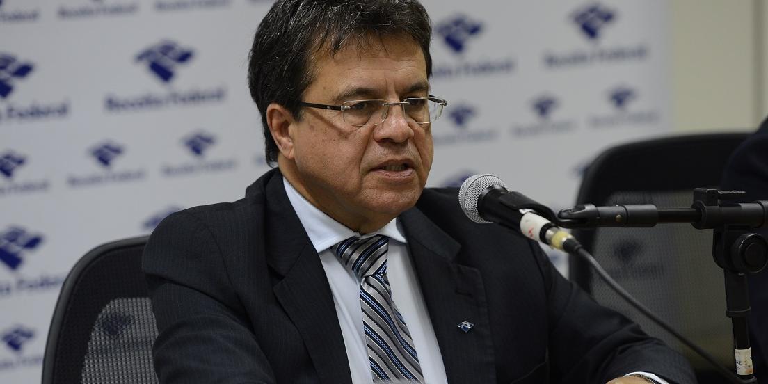 (Fabio Rodrigues Pozzebom)
