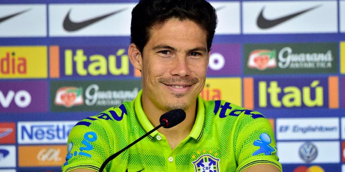São Paulo anuncia contratação de Hernanes: 'O Profeta voltou'