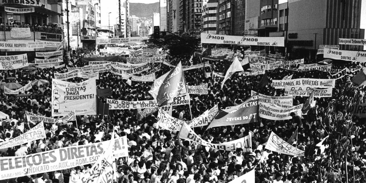 Comício reuniu mais de 1,5 milhão de pessoas e foi a maior das manifestações que pediam democracia no país na época (Wilson Avelar)