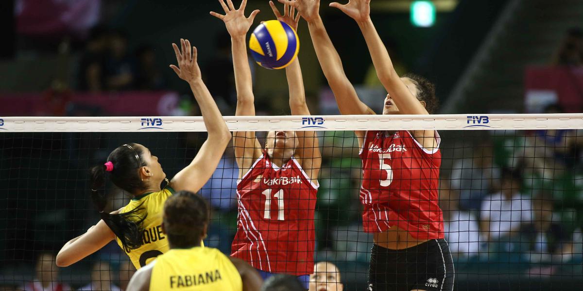 (FIVB)