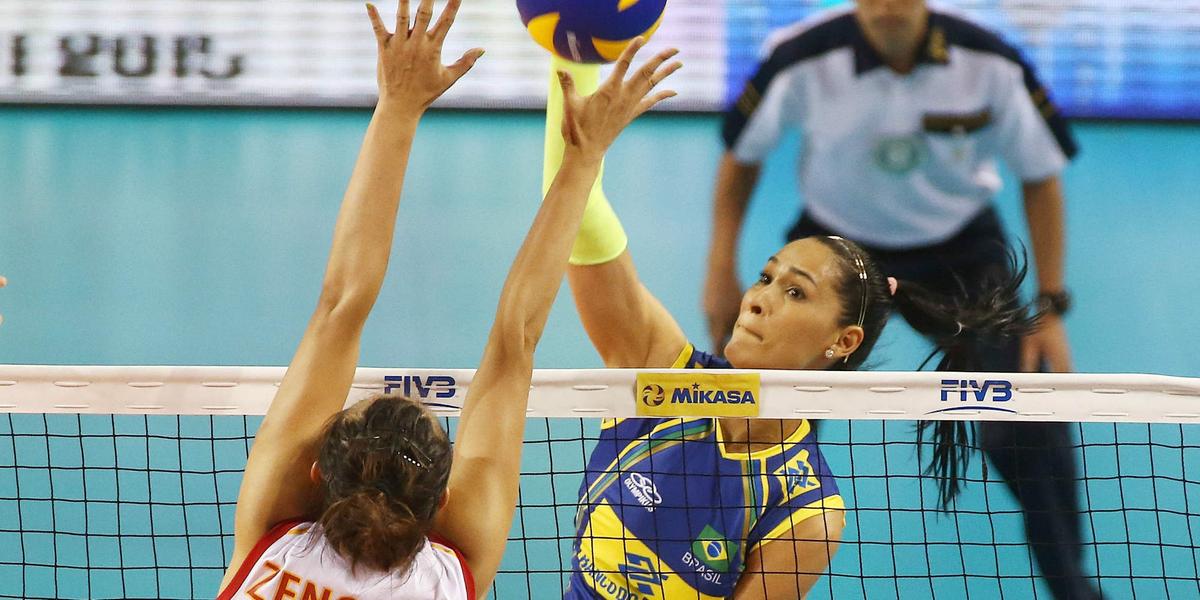 (FIVB)
