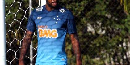 (Lucas Prates 23/07/2014)