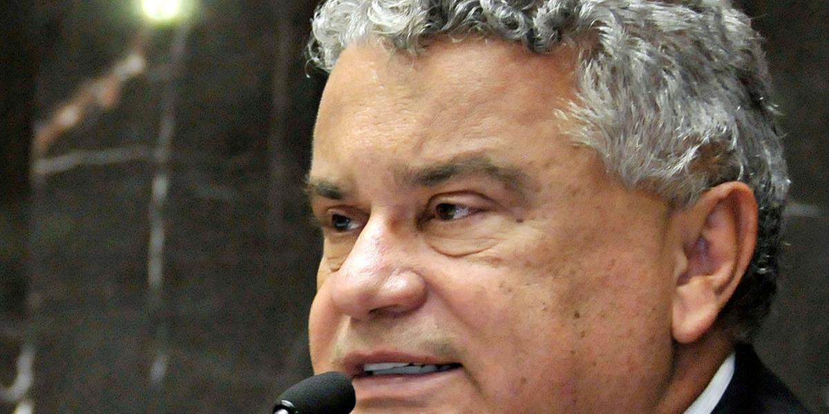(William Dias)