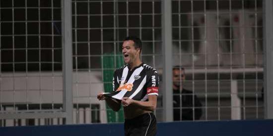 (Carlos Roberto)