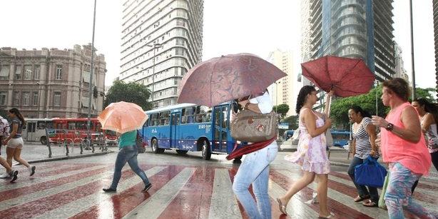 O calorão e as chuvas devem continuar nesta terça-feira (29) em Belo Horizonte (Frederico Haikal/Hoje em Dia/Arquivo)