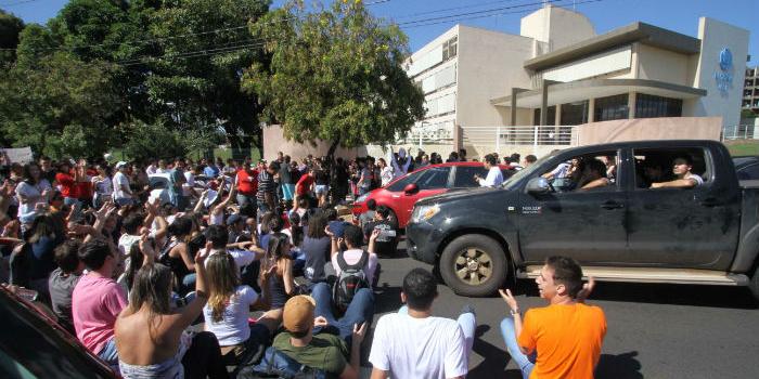 (VALTER DE PAULA_JORNAL CORREIO DE UBERLÂNDIA)