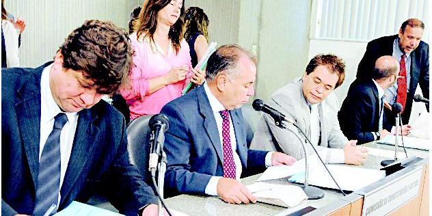 (Quintão diz que matéria precisa ser discutida com credores)