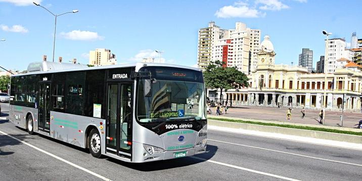 Além dos novos ônibus elétricos (foto), aPBH prometeu fazer uma revisão da atual rede de transporte coletivo (Flávio Tavares/ arquivo Hoje em Dia)