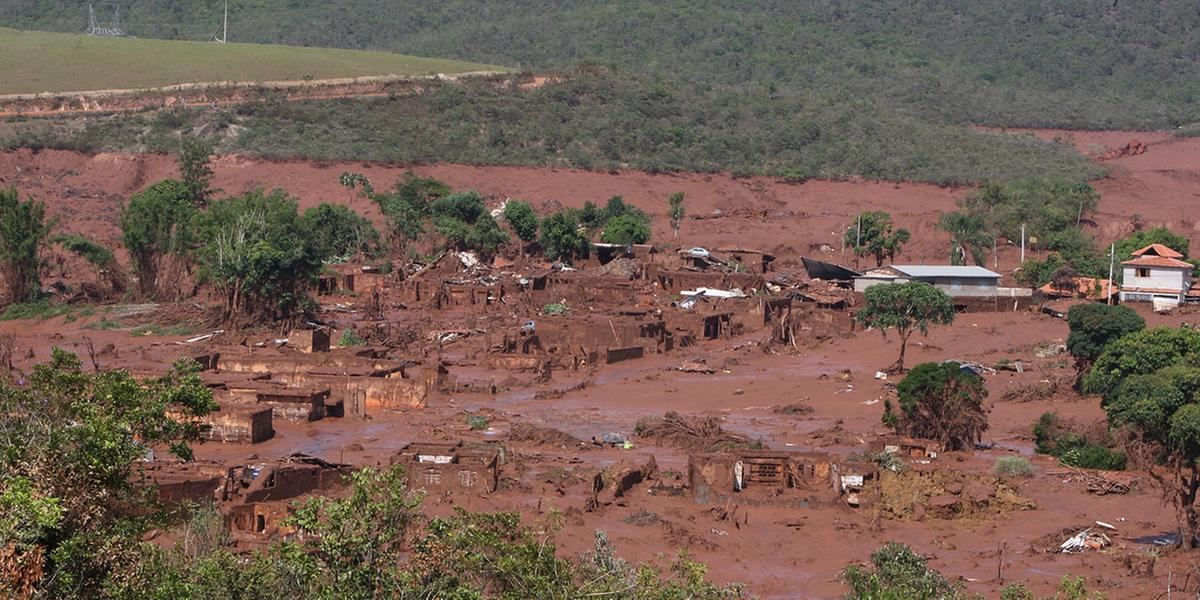 Barragem do Fundão integrava um complexo de mineração da Samarco na zona rural de Mariana; rompimento provocou a morte de 19 pessoas ( Lucas Prates / Hoje em Dia)