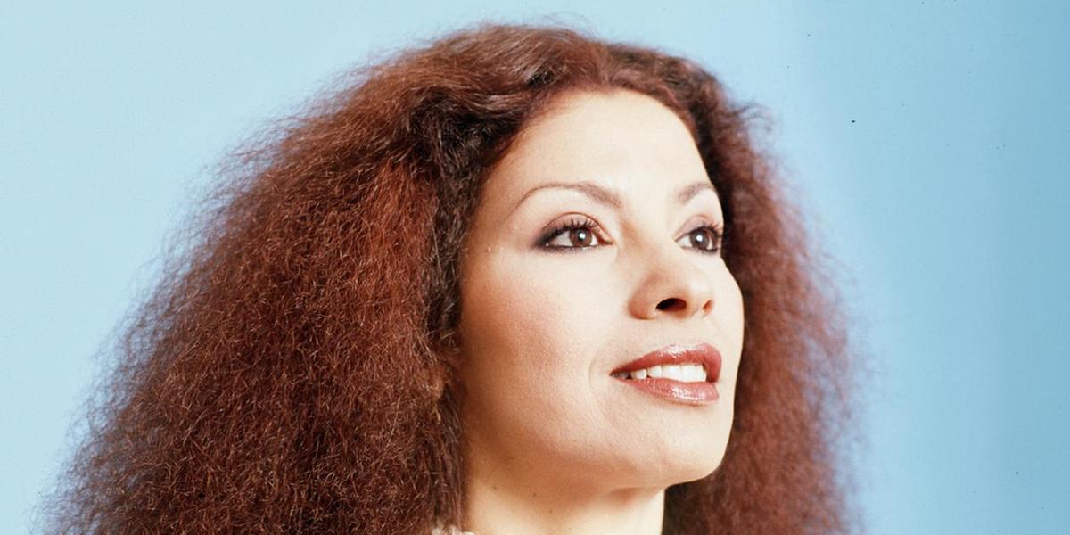 Espetáculo “Raiz e Mar – Das Marés ao Terreiro, a Força de uma Guerreira” aborda a força, a espiritualidade e a ligação profunda com as tradições populares que marcam o percurso de Clara Nunes (Arquivo Hoje em Dia)