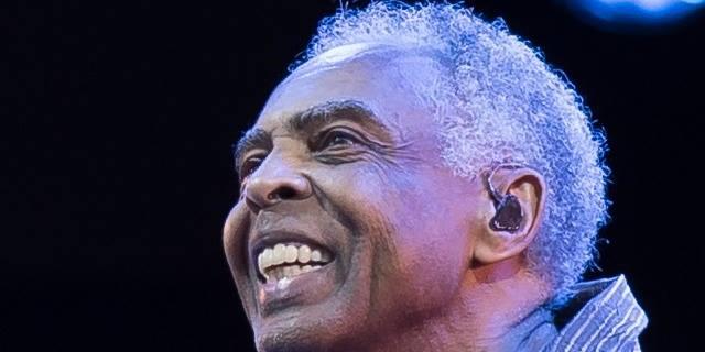 Nação Zumbi reconstrói clássicos em disco, de Gilberto Gil a David Bowie