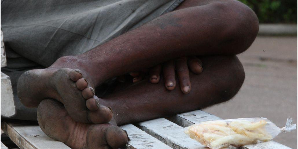 Precariamente protegidos, muitos enfrentam madrugadas geladas. (LUCAS PRATES/ARQUIVO HOJE EM DIA)