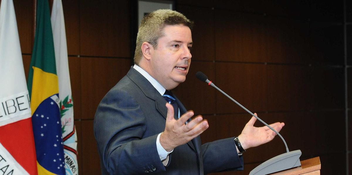 (Carlos Alberto)