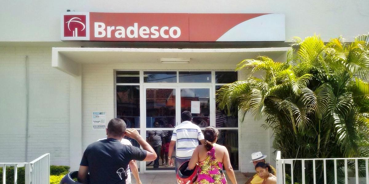 Aposentado deve apresentar os documentos em qualquer agência do Bradesco (banco conveniado com a PBH) (Reprodução/Internet)