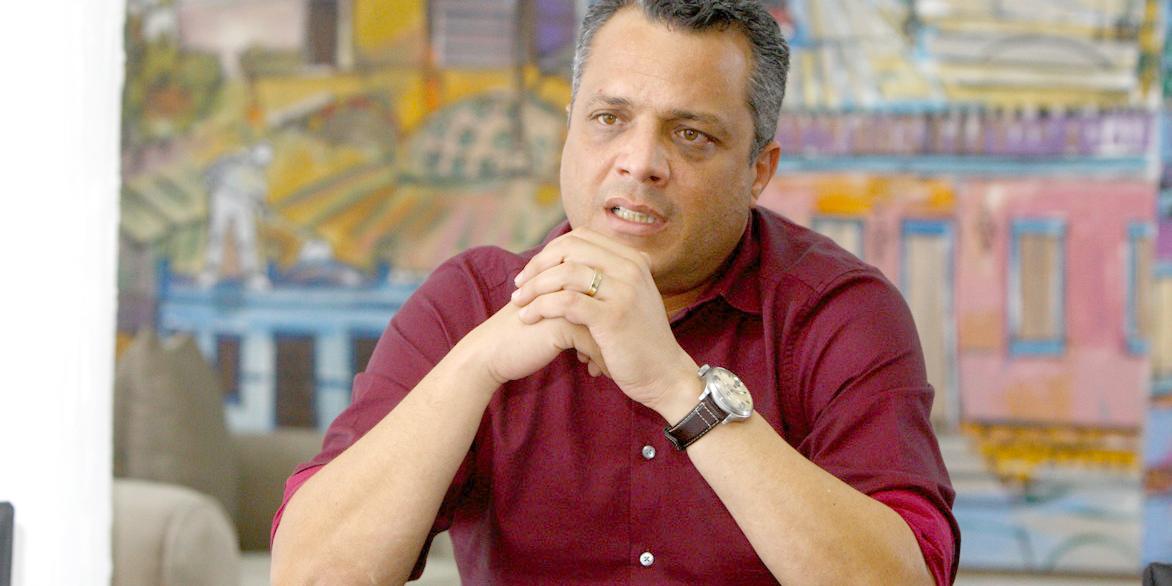 (Flávio Tavares)