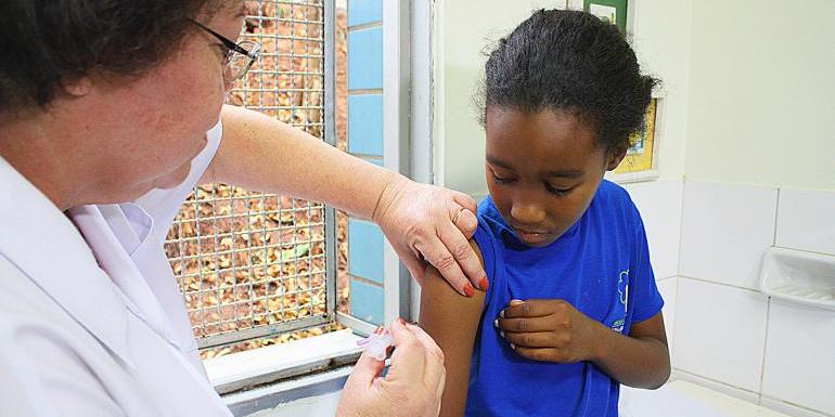 Estratégia em dose única simplifica o esquema e facilita a adesão, contribuindo para ampliar a cobertura vacinal contra o HPV no Brasil (Karen Moreira)