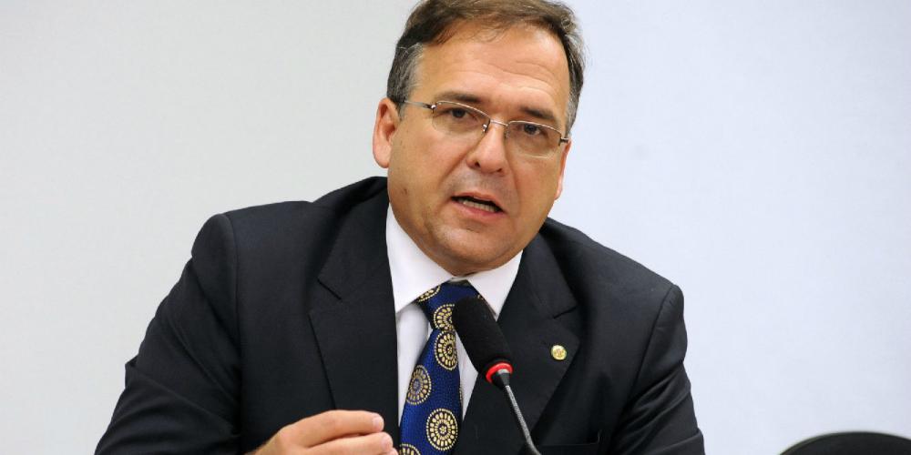 (Beto Oliveira)