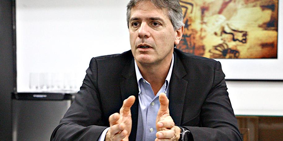 (Maurício Vieira)
