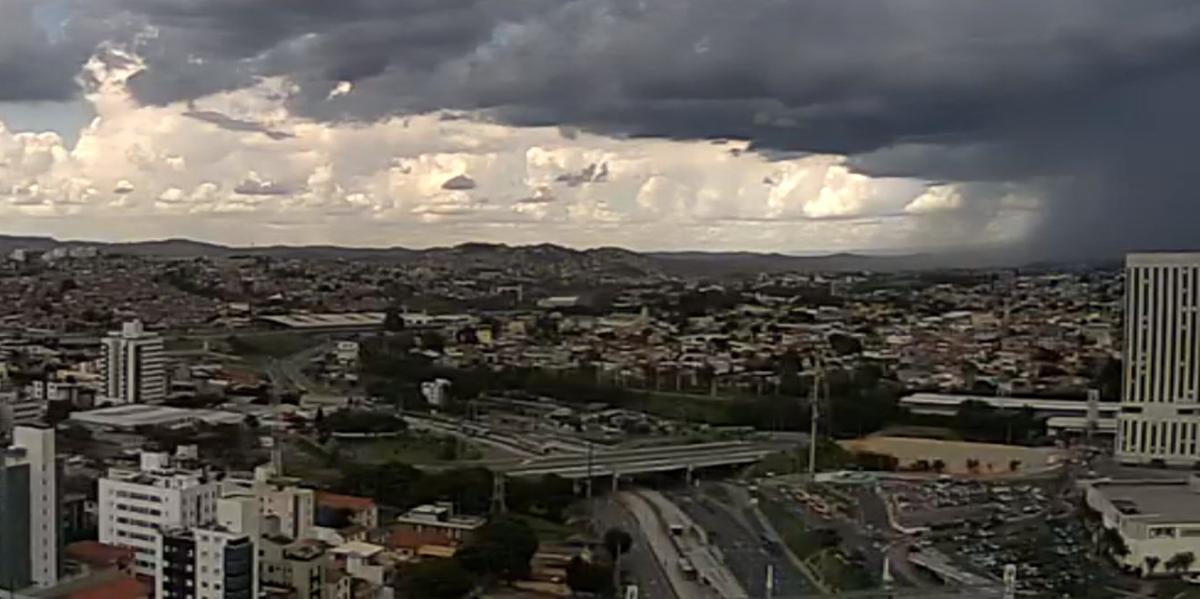 Temperatura mínima registrada foi de 13°C, com sensação térmica de -4,2 °C, às 6h, na estação Cercadinho, na região Oeste (Defesa Civil/Divulgação)