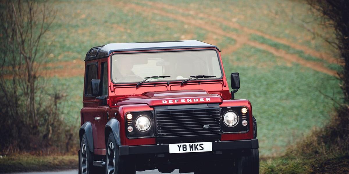 (Land Rover)