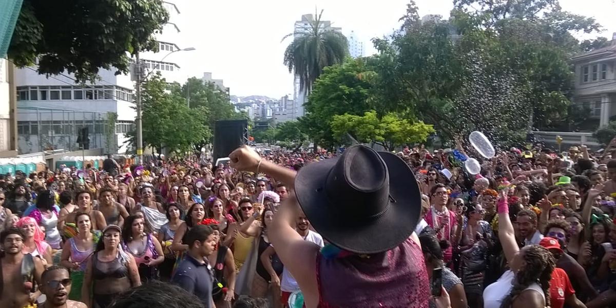 (Paulo Henrique)