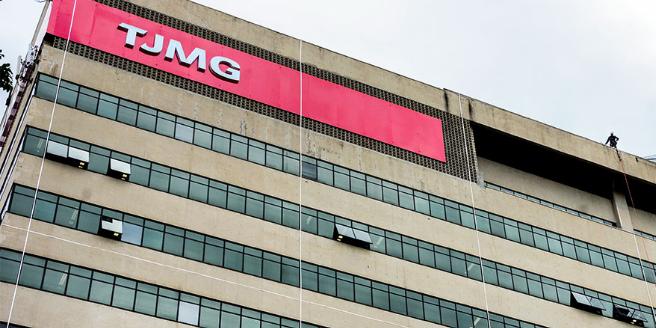 Mulher de 42 anos foi morta em outubro; policial militar reformado foi preso em flagrante e agora é réu por feminicídio (Robert Leal / TJMG)