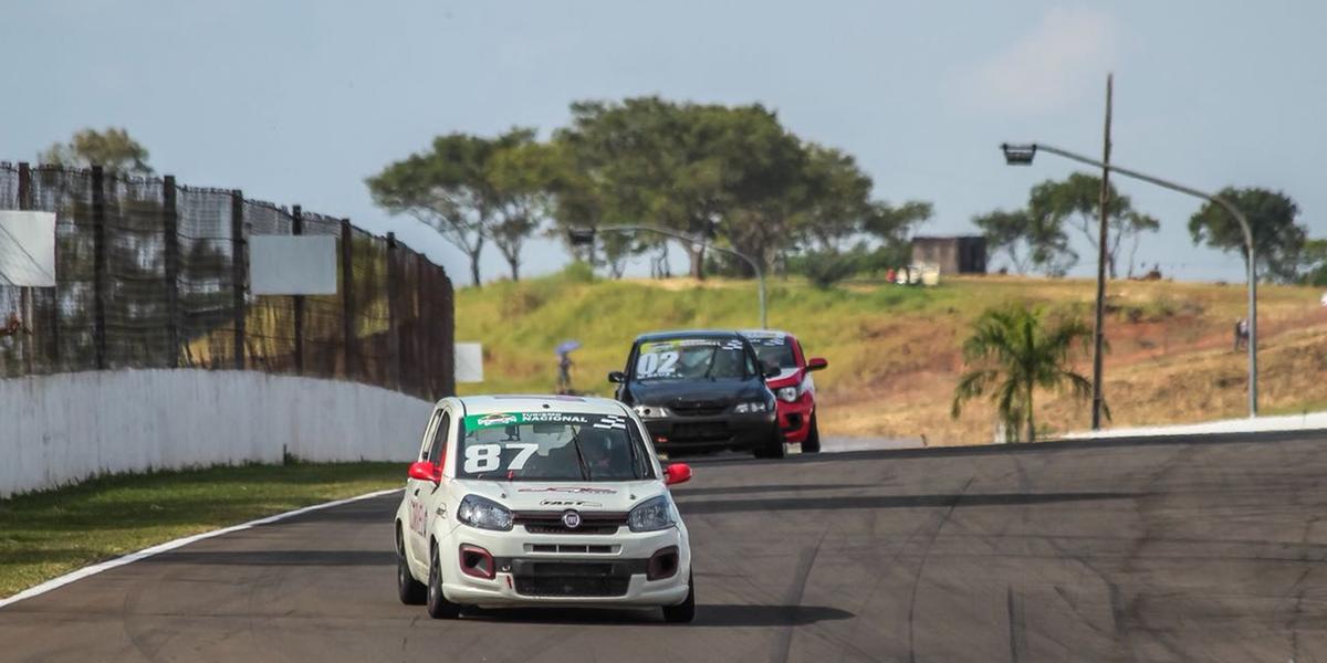 (Fast Racing/divulgação)