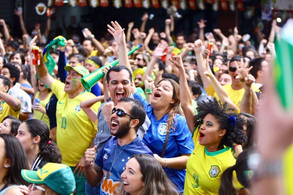 Órgãos públicos funcionarão durante jogos do Brasil na Copa