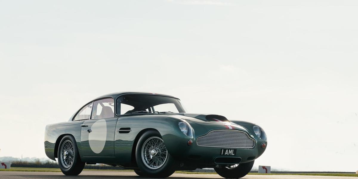 (Aston Martin)