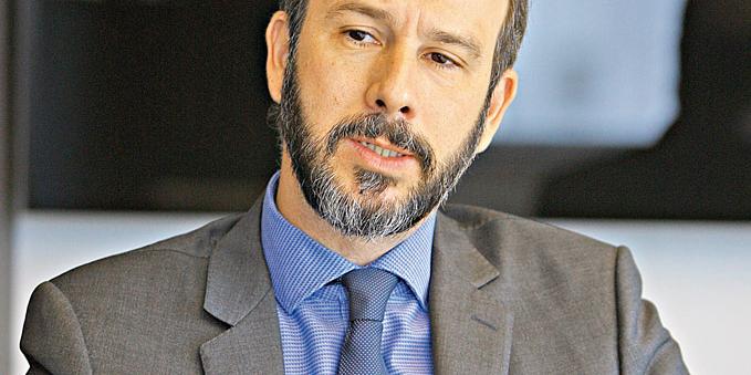 (Maurício Vieira)