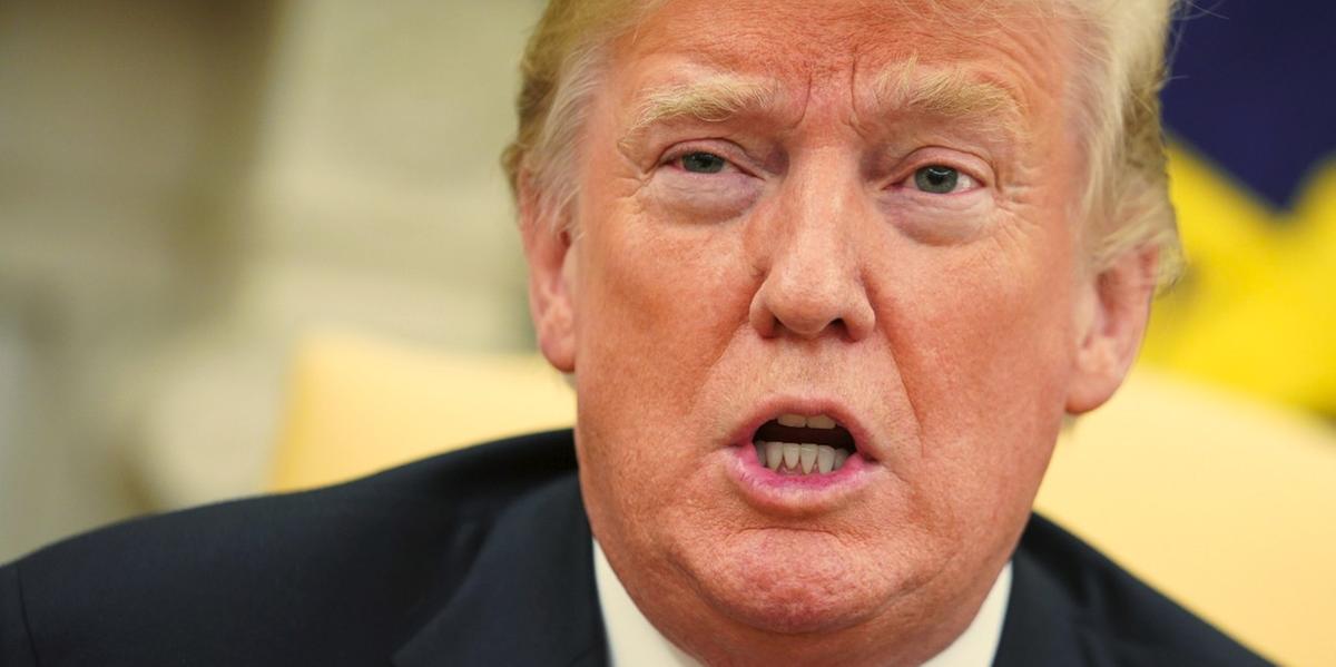 A posição da chefe de inteligência é oposta a que hoje defende o governo Trump, que tem apoiado a posição de Israel. O governo de Benjamin Netanyahu afirma que o Irã está próximo de construir uma bomba nuclear, o que o Irã nega (MANDEL NGAN / AFP)