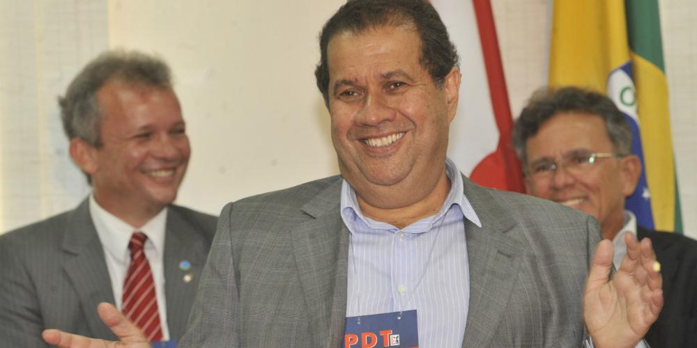 (José Cruz)