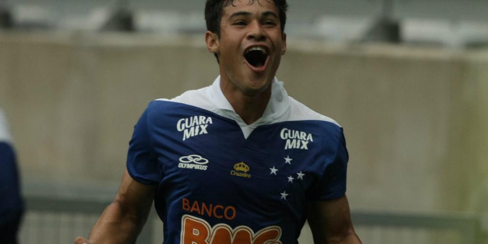 (Carlos Roberto)