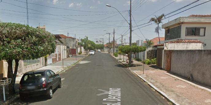 (Google Street View/Reprodução)