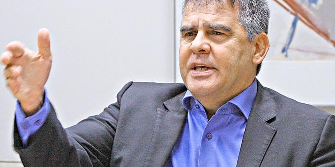 (MAURÍCIO VIEIRA)