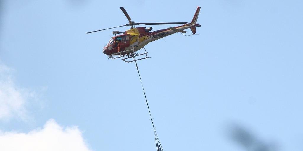 Nos primeiros dias após a tragédia, imagens como essa se tornaram comuns na comunidade do Córrego Feijão.
(Flávio Tavares/Hoje em Dia)