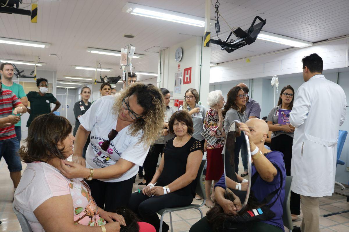 Hospital Felício Rocho inaugura banco de perucas para pacientes com câncer; saiba como ajudar Hospital Felício Rocho inaugura banco de perucas para pacientes com câncer; saiba como ajudar