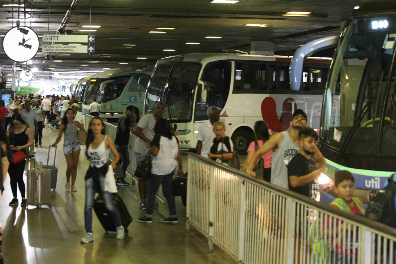 Rodoviária e aeroporto de BH esperam aumento de até 43% no fluxo de  passageiros neste fim de ano