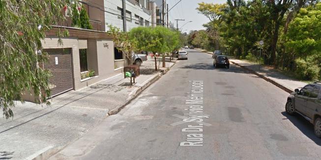 (Google Street View/Reprodução)