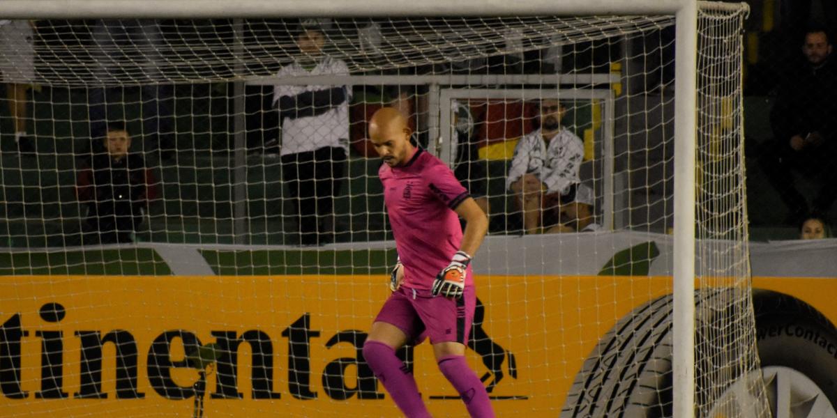 (Estevão Germano / América)