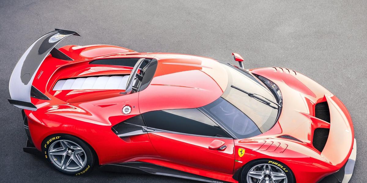 (Ferrari)